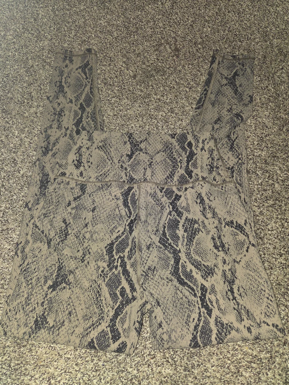 ALO Yoga Snake-Print Leggings - Gray